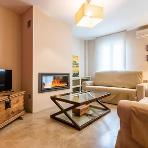 https://tuguest-grisolia-house.es-andalucia.com